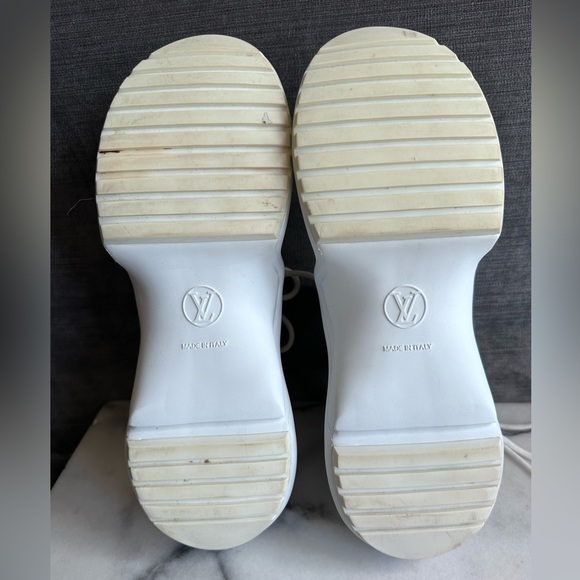 LV Archlight Sneaker in Graphite Womens Size 40 - Picture 3 of 9